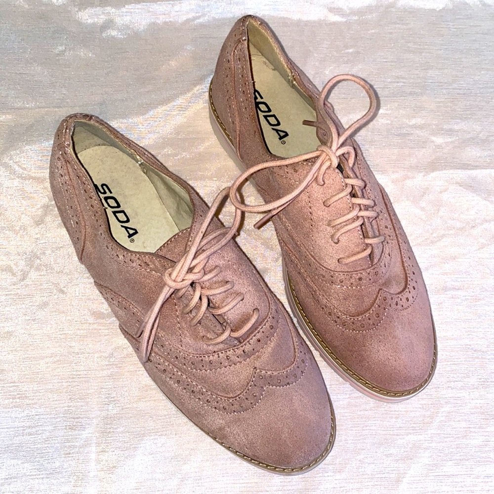 Pink shoes - Picture 3 of 4